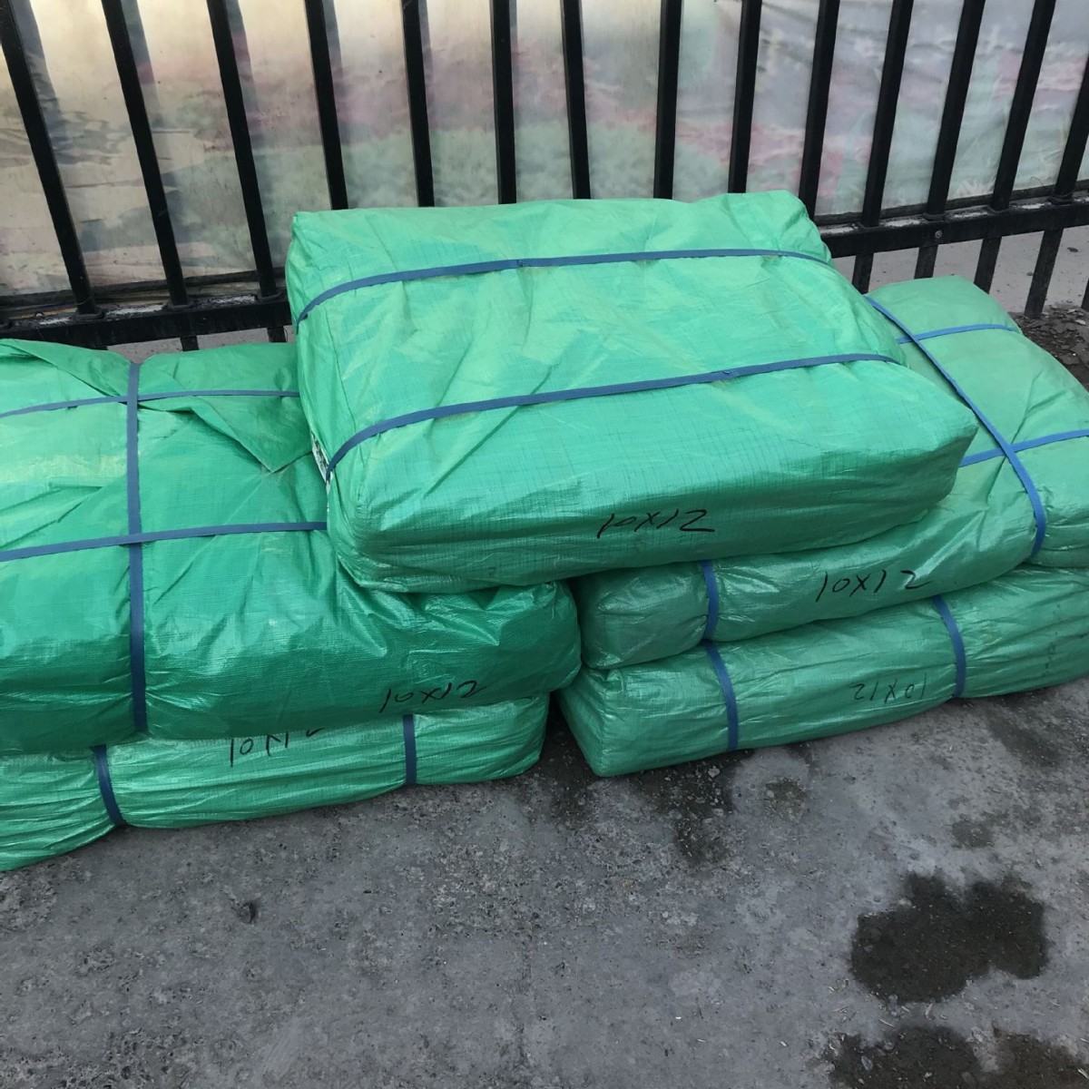 新疆批发聚乙烯防雨篷布南韩布彩条布防水抗晒耐磨水晶绿篷布直销