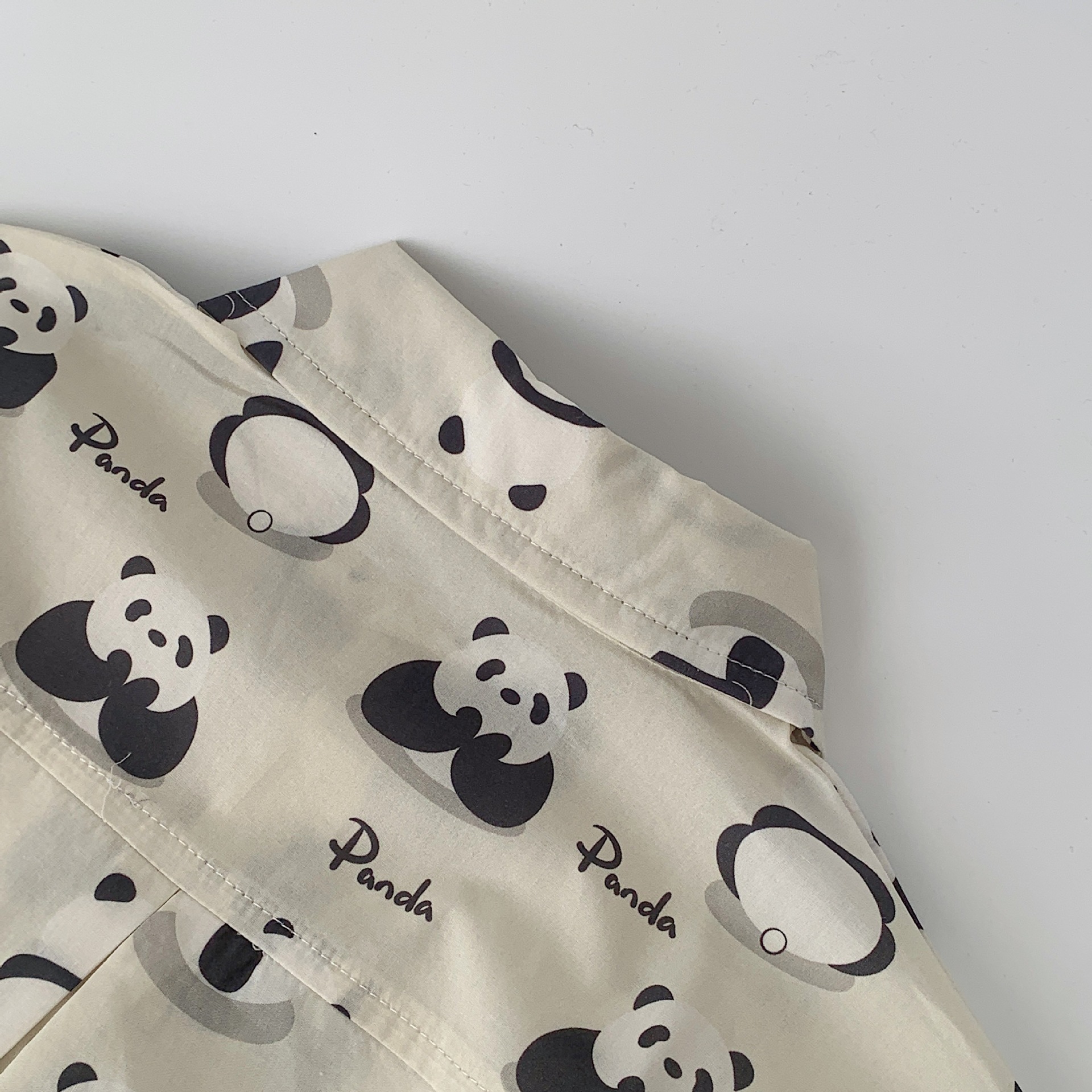 Camisa para niños Maibao Primavera 2025 Nuevos productos Cárdigan de oso Niños y niñas Camisa estampada de dibujos animados Chaqueta casual