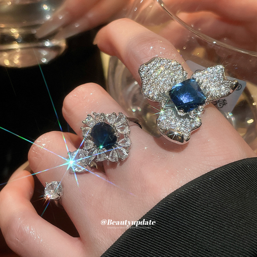 Anel de dedo indicador em formato de gota d'água com zircônia super brilhante em estilo palácio, com acabamento pesado, leve e luxuoso._voghion.com