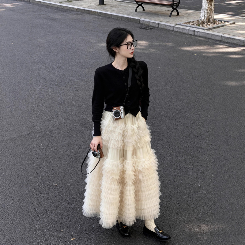 Ok-315 European Slim Fit and Unique Design Knitwear Early Autumn Super Nice Chic Skirt Suit for Women