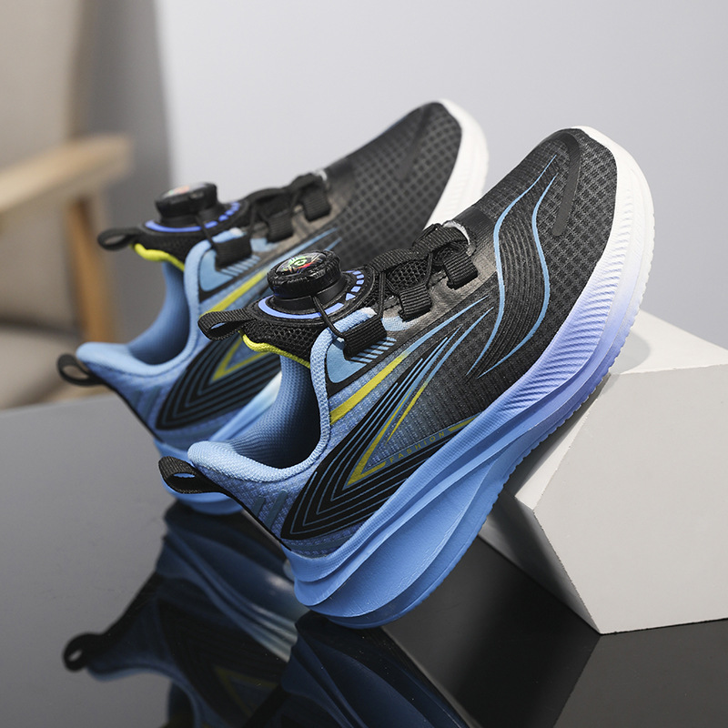 Suministro directo de fábrica, zapatos para niños con hebilla giratoria, zapatos para correr de primavera y verano, transpirable, doble malla al aire libre, antideslizante, stock de Kids Shoes