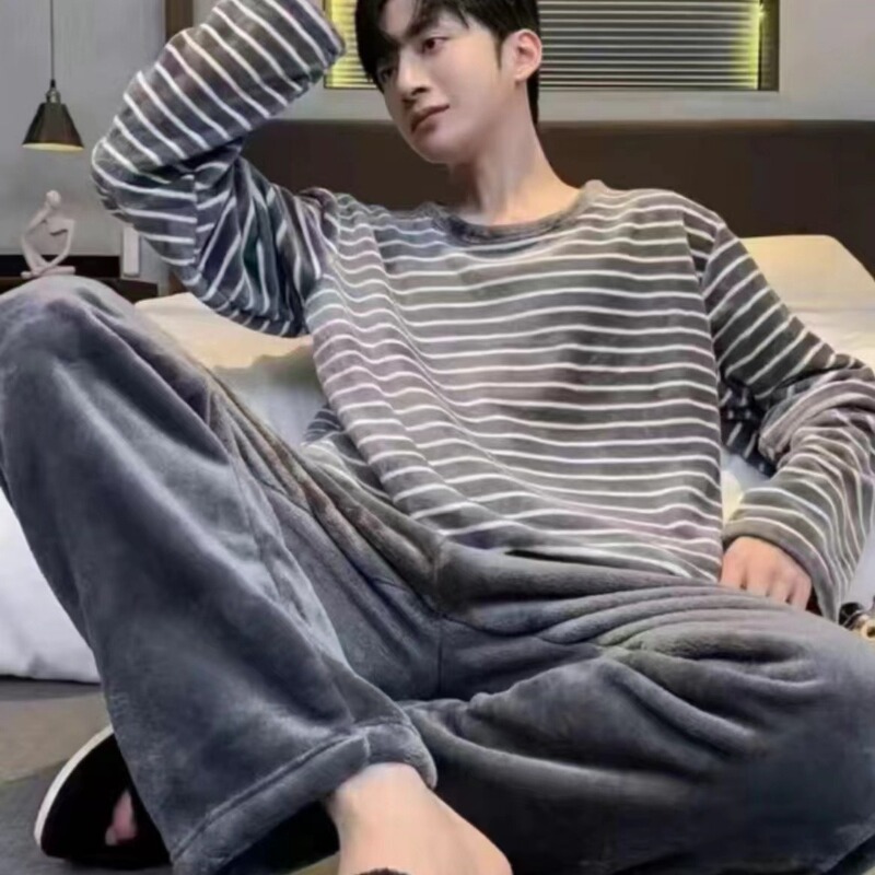 Autumn and Winter Warm Coral Velvet Pajamas for Men in Winter Warm Long-Sleeved Spring, Autumn and Winter Men's Flannel Home Clothes Comfortable Autumn and Winter Warm Coral Velvet Pajamas for Men in Winter Warm Long-Sleeved Spring, Autumn and Winter Men's Flannel Home Clothes Comfortable