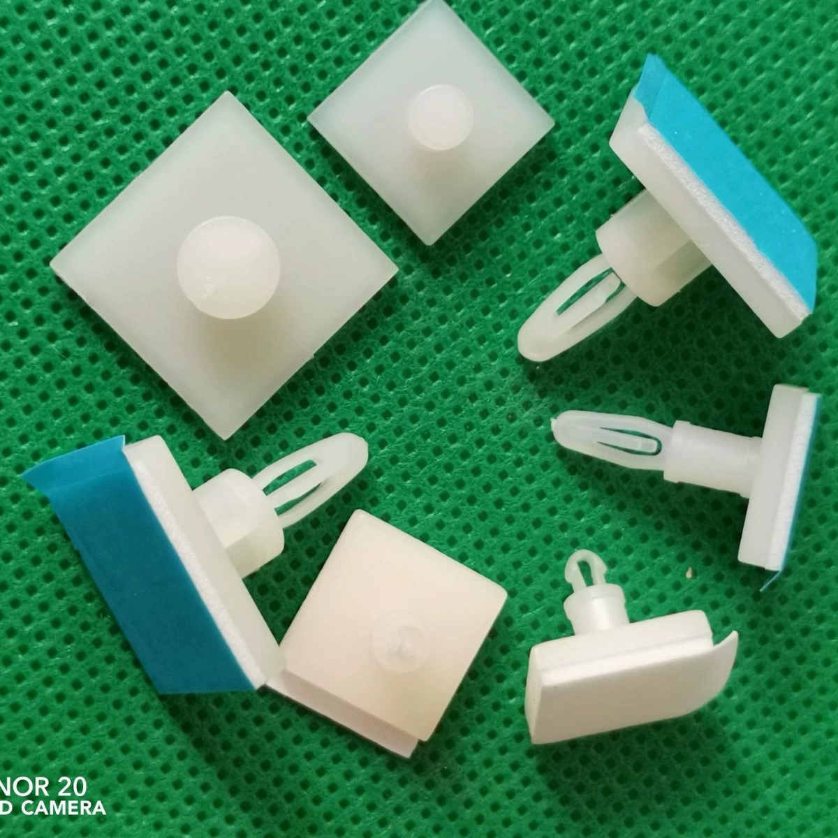 Производители поставляют GPSBM клейкую прокладку с плоской головкой клейкая опорная стойка для печатной платы самоклеящаяся изоляционная колонна