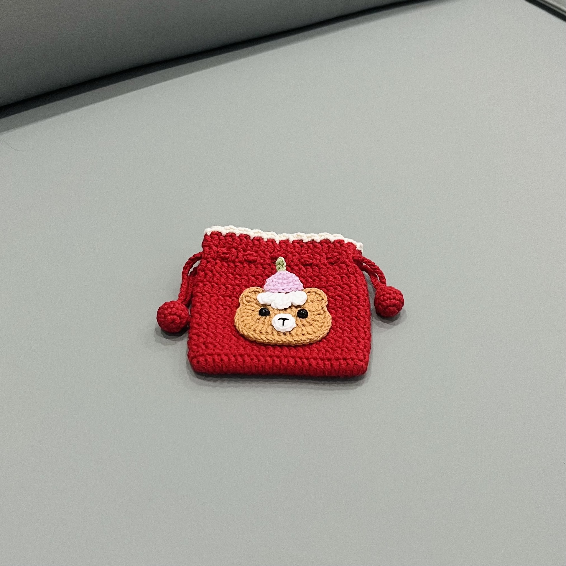 Oso de melocotón rojo 9x10cm