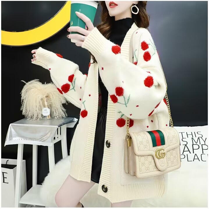 Suéter de viento perezoso chaqueta de mujeres otoño y invierno 2025 nueva moda suelta jacquard de cereza cardigan de punto largo medio image 3