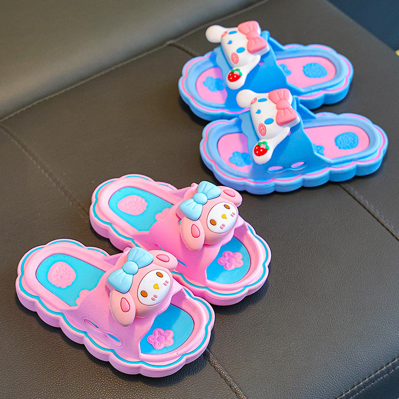 Zapatillas para niños Dibujos animados Sanrio Niñas Suela blanda Niños pequeños y medianos Hogar al aire libre lindo baño Zapatillas antideslizantes para niñas