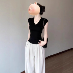 黑色v领包肩独特设计感漂亮上衣女夏2025新款修身掐腰短袖凉感T恤