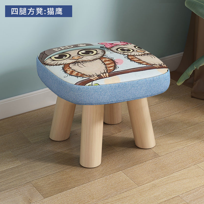 アニメの創意的な食事の小さい腰掛けの小さい腰掛けの家庭用の実木の丸い低い腰掛けのかわいい子供のソファーの腰掛けの赤ちゃんの椅子|undefined