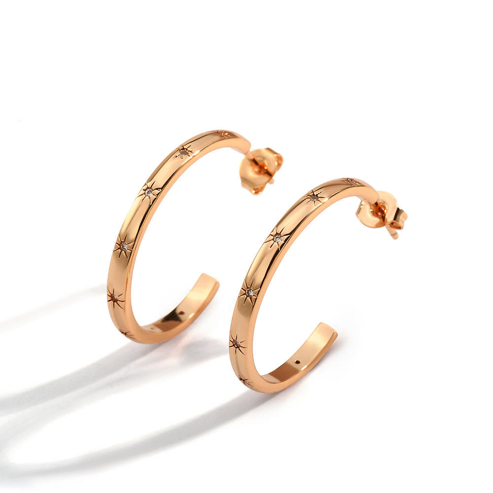 Golden earrings, pink gold