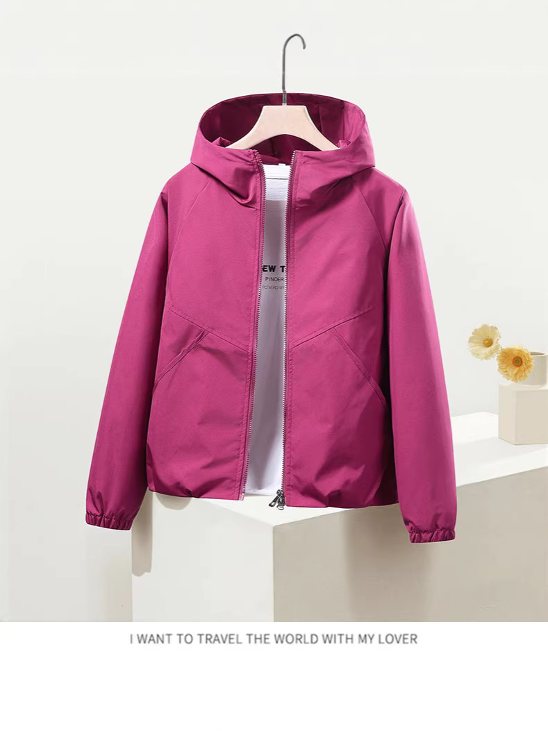 Spring demi-season thin windproof short jacket with hood for leisure