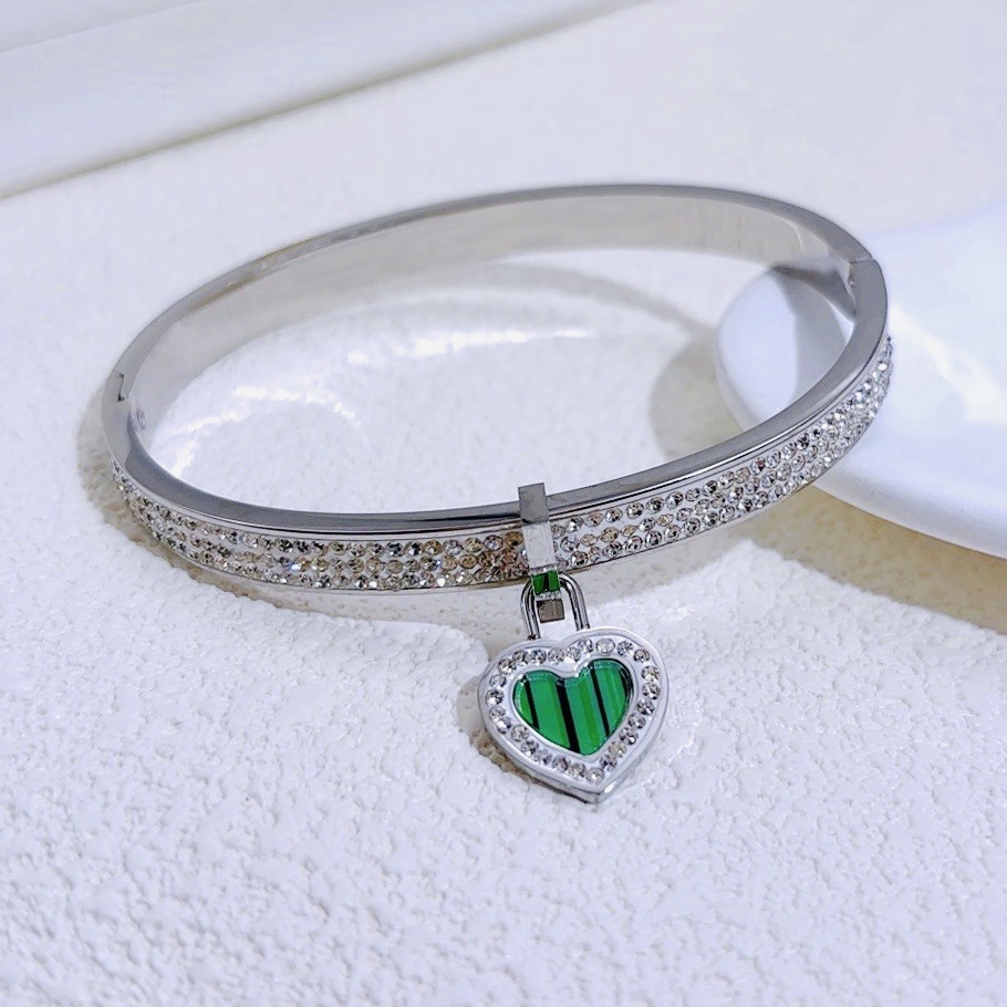 Nuevo estilo transfronterizo pulsera de diamantes de moda de acero de titanio pulsera al por mayor temperamento de lujo ligero femenino sentido de alto nivel estilo nicho