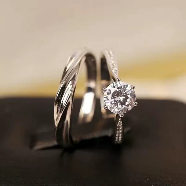 One carat side diamond ring for women + plain ring for men ring gift box