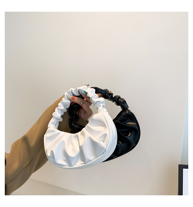 2024 Sommer Neue Trendy Internet Rot Vielseitig Eine Schulter Unterarm Modische Handheld Einfach Gefaltete Wolke Tasche_voghion.com