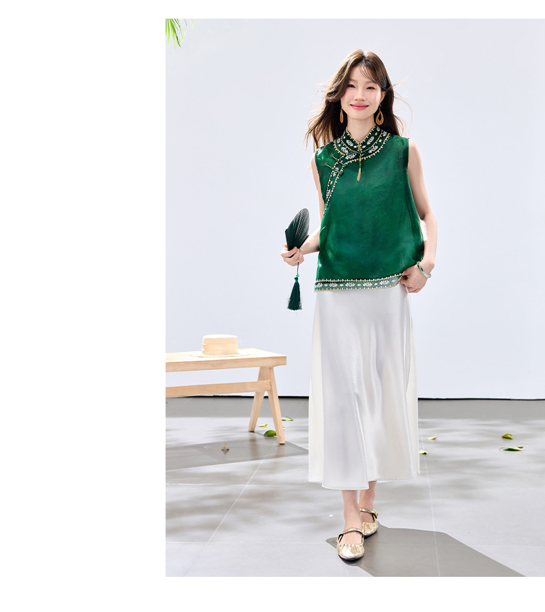 Đầm hai dây kèm áo vest lửng thêu hoa cổ đứng nữ tính — màu hồng đậm, Xanh lục chi tiết 22