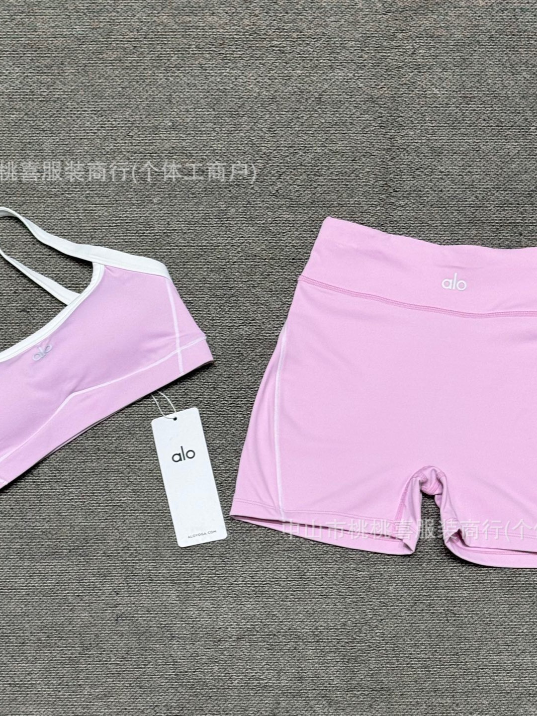 Inventario desnudo de alta elasticidad yoga conjunto de sujetadores de cintura de elevación de cadera línea de acondicionamiento de forma pantalones cortos de ejercicio al aire libre para mujeres