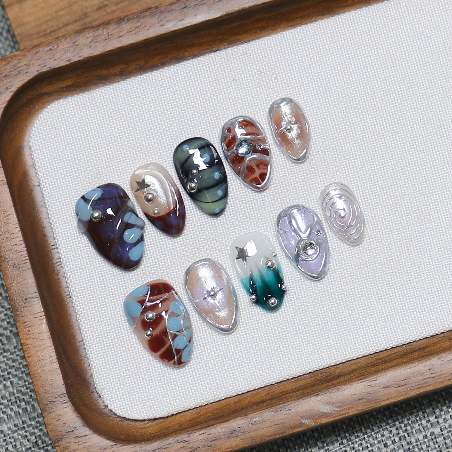 [Colección de manicuras talladas] comercio exterior transfronterizo exclusivamente para usar a mano puro parche de uñas falsas de almendras de estilo europeo y americano