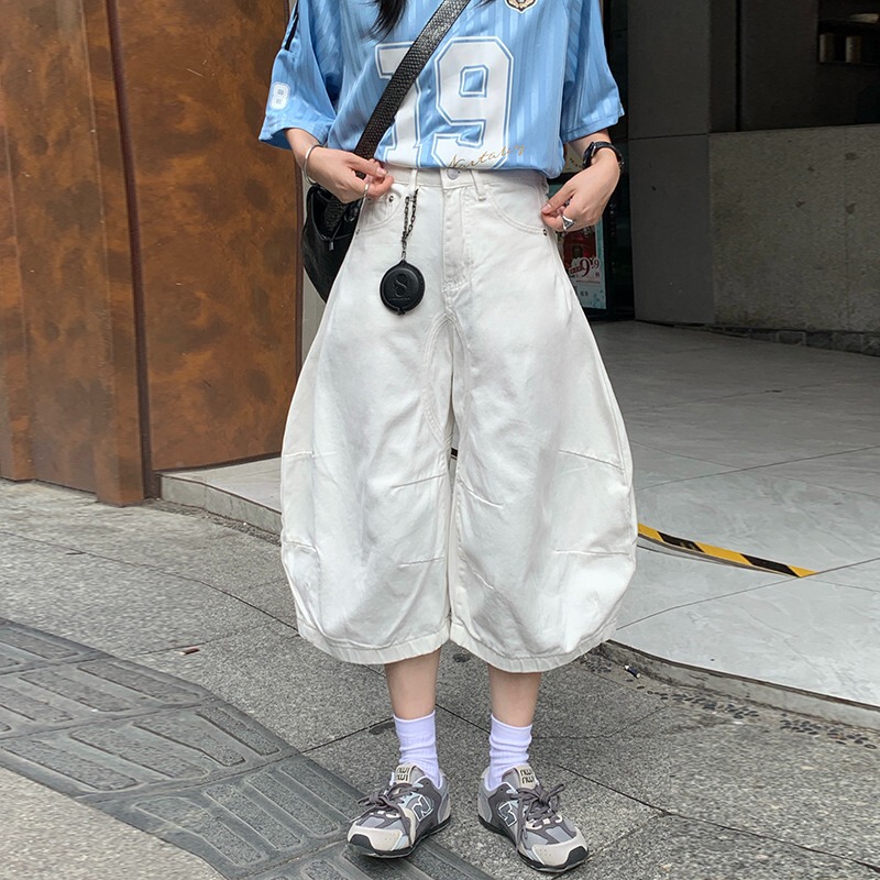 Summer Unique and Chic Balloon Pants, Scimitar Jeans for Women, 7-Point Bloomers, White Cropped Pants with Niche Design