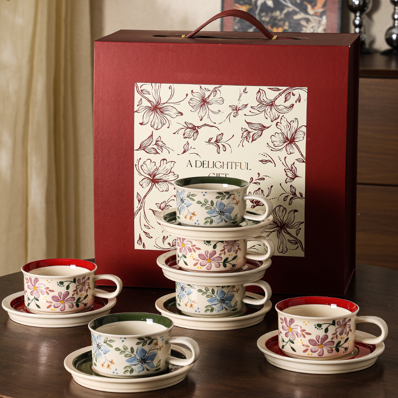 Juego de caja de regalo de taza y disco de café medieval finlandés, regalo, taza de cerámica de alto valor, festival retro de estilo pintado a mano