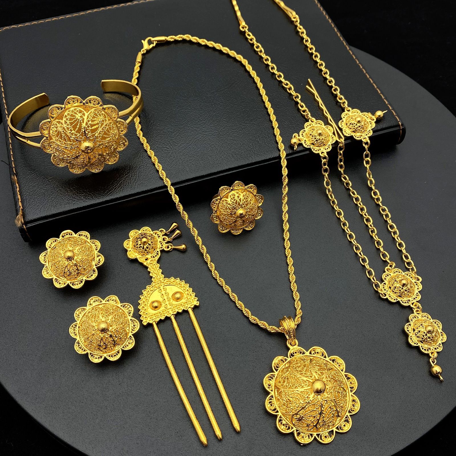 necklace for bride