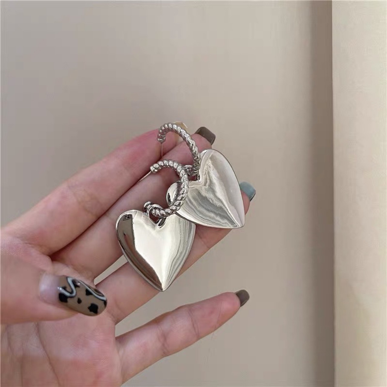 Fashion Metal Peach Heart-shaped Earrings display picture 4