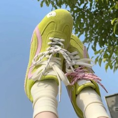 牛革版 ~ 薄底の緑色の徳訓靴の女性の潮流のカジュアルシューズ2025春の新型のスポーツの阿甘靴の女性の潮