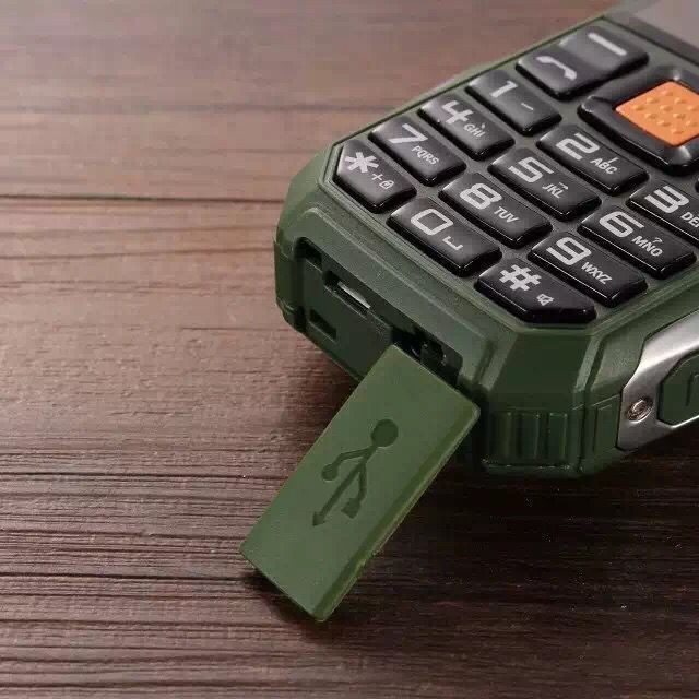 Extra-long mobile phone protected from dust