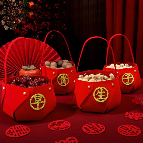 A collection of hand-held baskets for housewarming, new house decorations, fruit plate ornaments, moving ceremony supplies