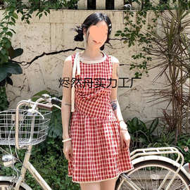 法式红色格子连衣裙女夏季新款时尚设计感绑带收腰无袖短款字裙