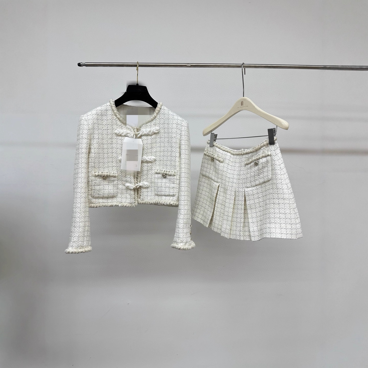 2025 New Autumn and Winter Style Small Fragrance Workshop Series Buckle Tweed Plaid Short Jacket + Skirt Suit
