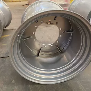 厂家定制加工林业车沙漠车拖拉机用钢圈36*32适配轮胎1050/85R32