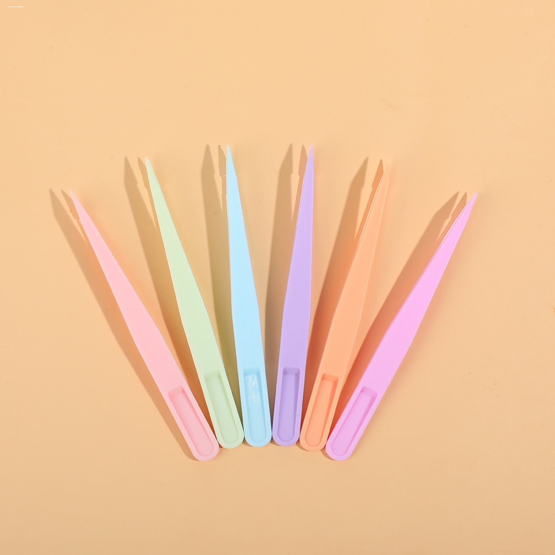 彩色塑料尖头镊子手帐学生专用夹子DIY美甲夹钻贴纸聂子 儿童适用