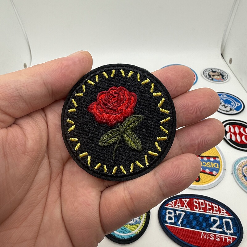 漫画英語アルファベットラウンド布ステッカー刺繍パッチステッカー衣類アクセサリー商標ロゴパッチボックス装飾ステッカー|undefined