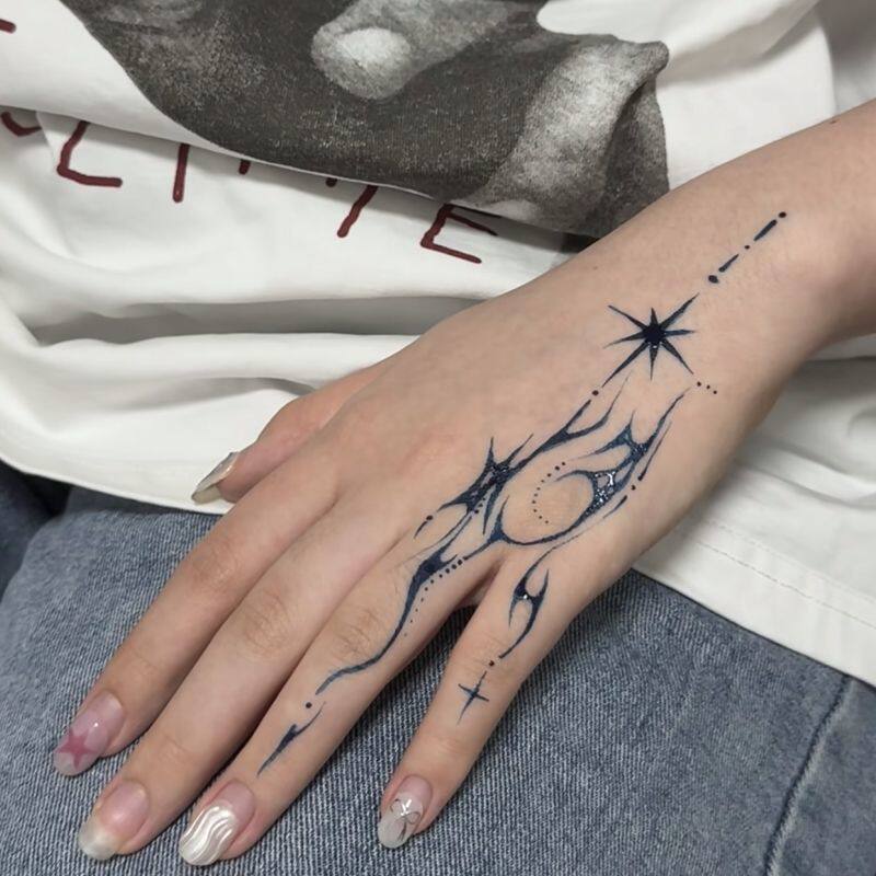 Cyber-Style Thorn Star Herbal Tattoo Stickers, Unisex, Ins-Style, Long-Lasting, Waterproof, Student Party Photo Prop Cyber-Style Thorn Star Herbal Tattoo Stickers, Unisex, Ins-Style, Long-Lasting, Waterproof, Student Party Photo Prop