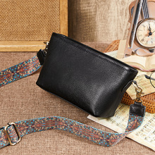 真皮包包女2025新款复古手工通勤包植鞣皮百搭宽肩带单肩包斜挎包