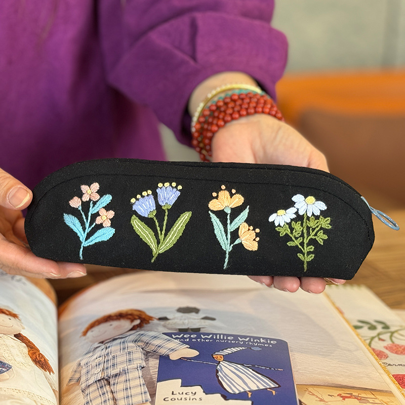 Bolsa de bolígrafo de estudiantes bordado de viento chino Lu bordado a mano flores y hierbas caja de papelería creativa regalo de apertura de la escuela caja de bolígrafo de arte