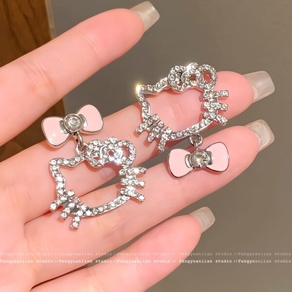 Cute earrings with bow