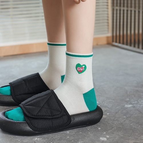 A set of boneless seamless green floral summer embroidery lover's crew socks for women