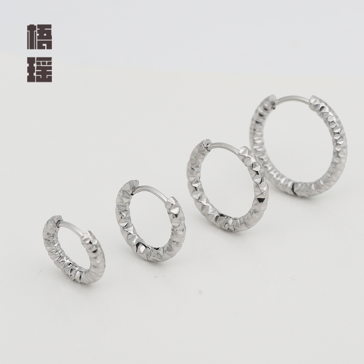 Ps1253 Cross-Border Stainless Steel Earrings Fashion Ear Cuffs for Women Minimalist Knot Embossed Hoop Earrings Versatile and Elegant