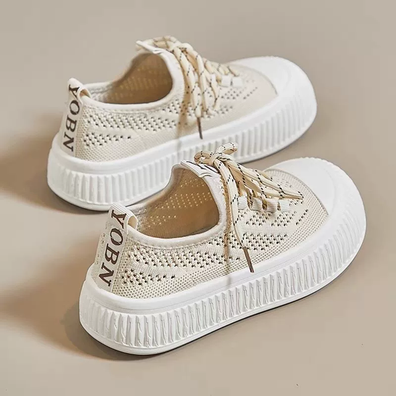Летняя дышащая обувь холст женская 2024 новая летающая сетка сетчатая обувь одна педаль обувь спортивная повседневная маленькая белая обувь
