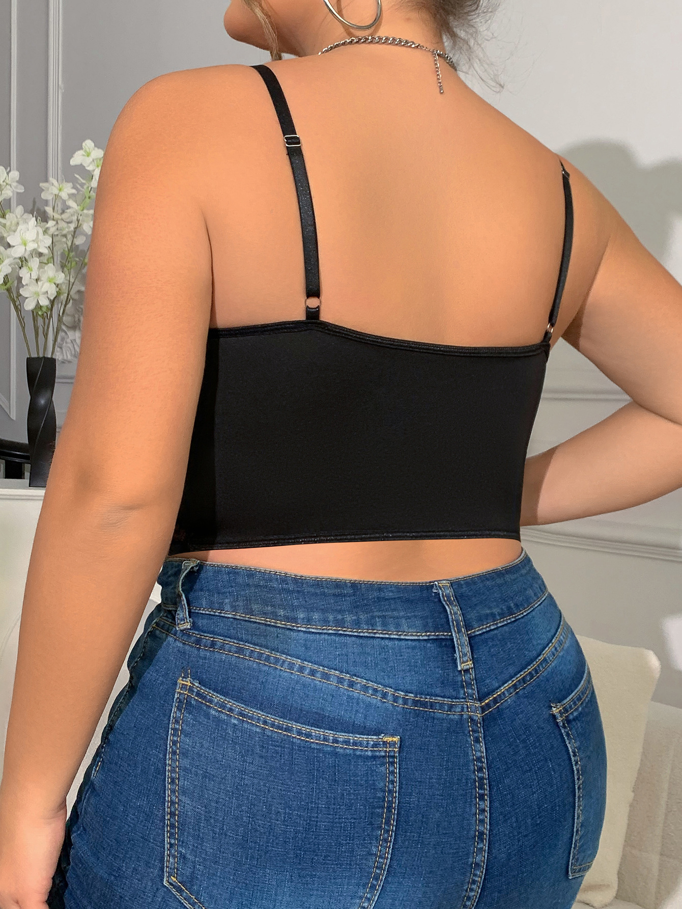 Gran tamaño MM Amazon estilo caliente encaje hueco chica caliente cadena de anillo de acero estilo corto europeo y americano camisola sexy gordo mm