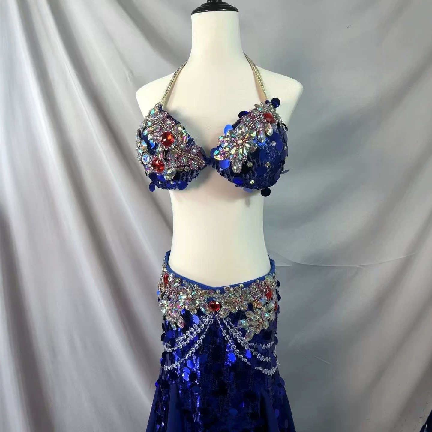 Exclusive cross-border belly dance performance costume for women, new sequined, rhinestone-embellished, bodycon mermaid skirt with beaded details, slimming effect