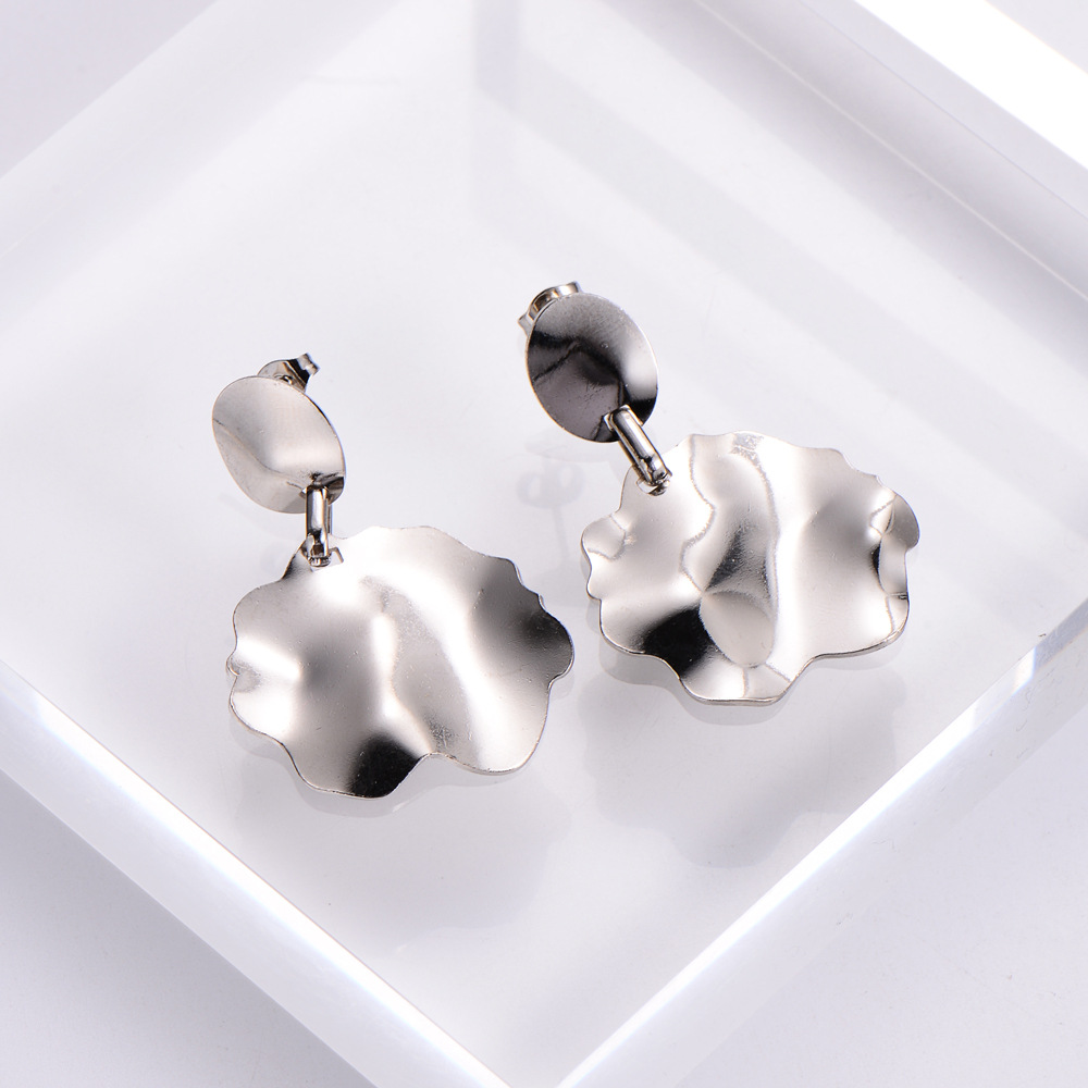 Einfacher Stil Irregulär Rostfreier Stahl Ohrringe Überzug Edelstahl Ohrringe display picture 5
