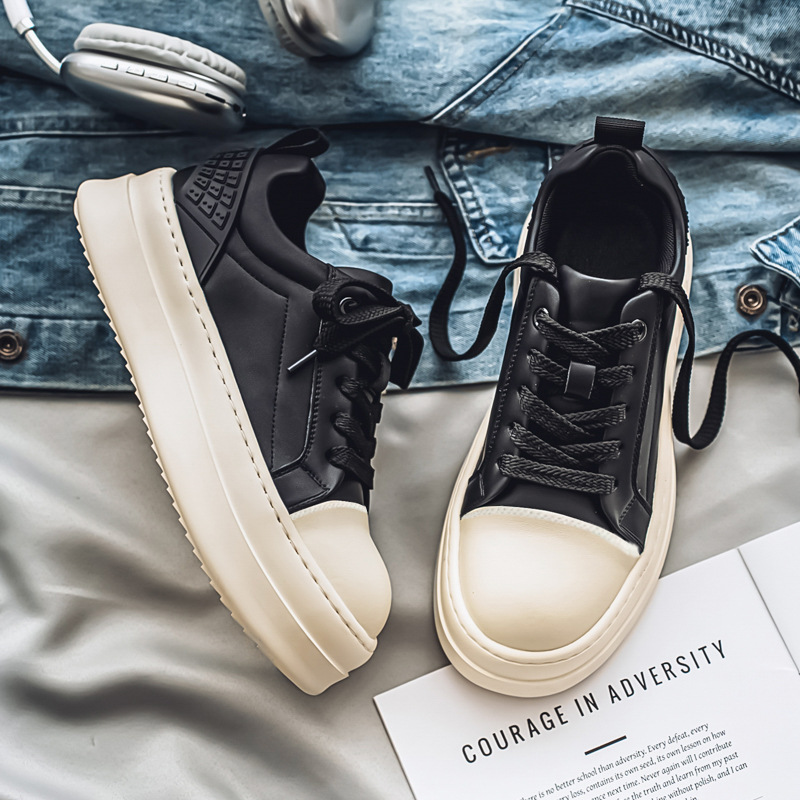 2025 suela gruesa aumentando la superficie de cuero transpirable paseo por el estilo de Hong Kong zapatos deportivos de estudiantes coreanos pequeños zapatos casuales blancos para hombres