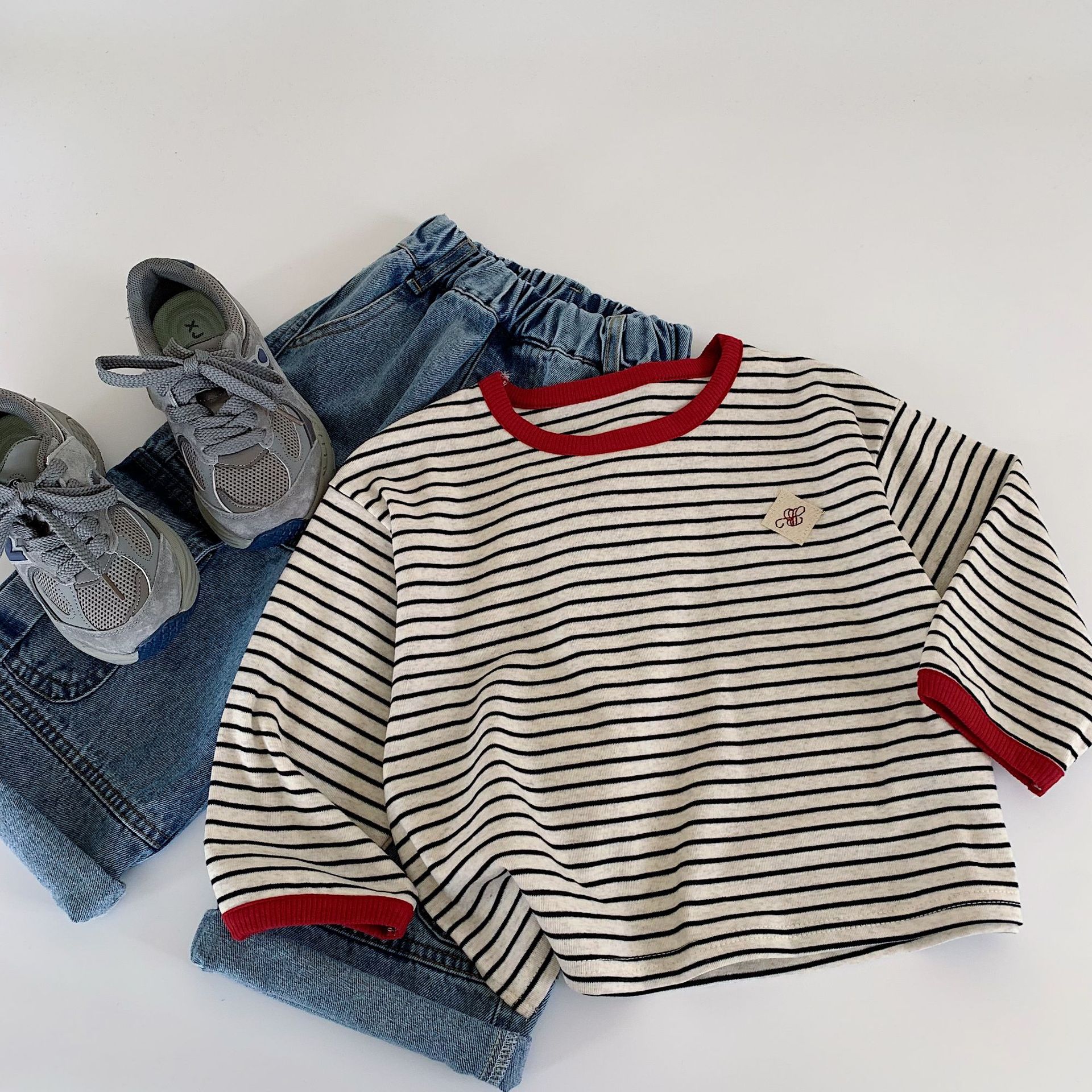 Mai Bao ropa infantil camiseta infantil 2025 otoño nuevo estilo coreano para niños y niñas camiseta de fondo a rayas bebé ropa de otoño t