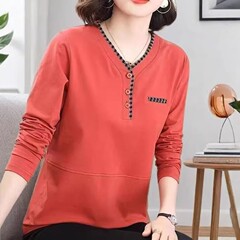 春秋の上着の長袖のtシャツの女性の大きいサイズの新型の中年のお母さんはやせています。