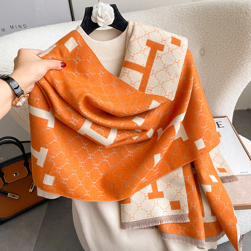 High-grade Letter H Scarf Women's Autumn Light Luxury Double-sided Thickened Cashmere Shawl Fashionable All-match Warm Neck