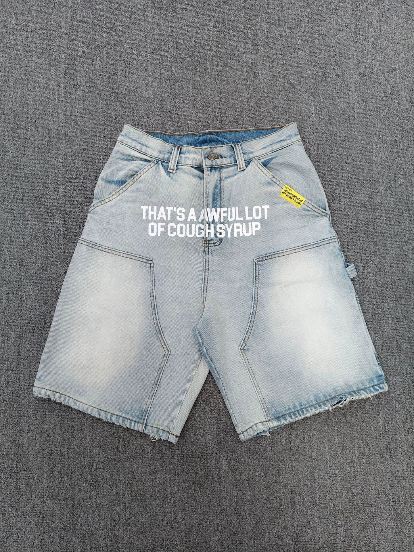 Unisex printed denim shorts detail 3