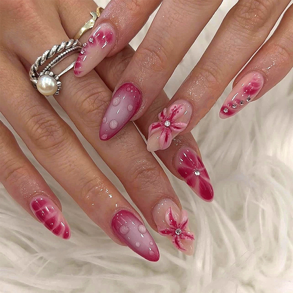 Europa y los Estados Unidos 3D relieve goteo de pegamento manicure rosa flor tridimensional perforación de uñas 24 piezas de parche de uñas