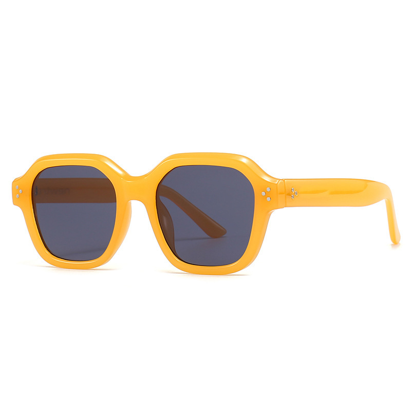 Versatile Minimalist Women's Sunglasses 2026 New Model Letter Print UV Protection Thick Frame Square Couple Street Style Vacation Glasses_voghion.com