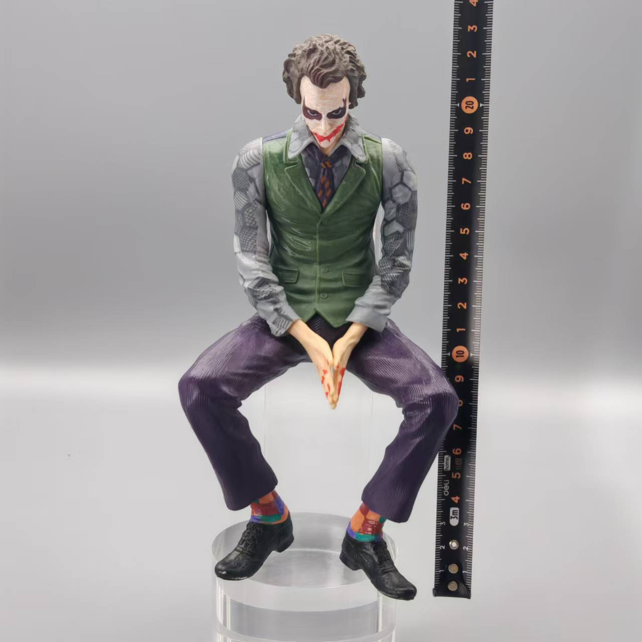 Adornos de coche de payaso en la parte superior de la joyería de Heath Ledger Marvel Suicide Squad Modelo de figura sentada Coche para niños